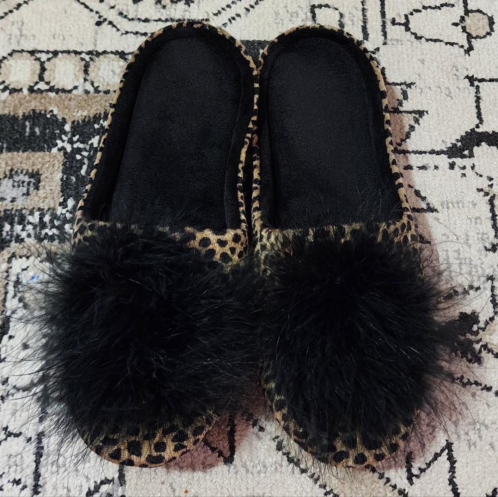 Leopard Print Women's Slippers with Black Fur